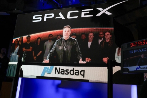 Musk Becomes World's First Trillionaire as SpaceX's Market Debut Ignites Investor Frenzy Musk Becomes World's First Trillionaire as SpaceX's Market Debut Ignites Investor Frenzy