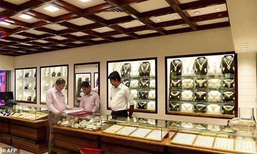 Bangladesh seizes half-tonne of gold from top jeweller