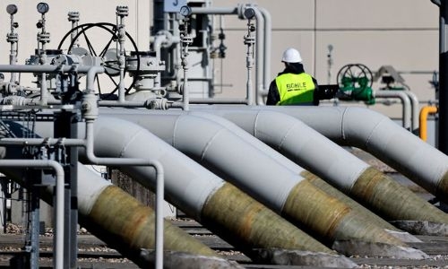 Russia restarts major gas pipeline, expands Ukraine war goals