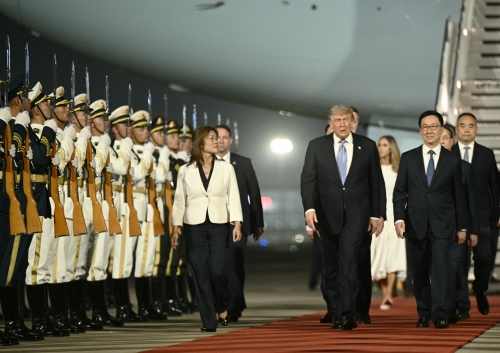 Red Carpet Welcome for Trump as He Arrives in Beijing for Xi Summit Red Carpet Welcome for Trump as He Arrives in Beijing for Xi Summit