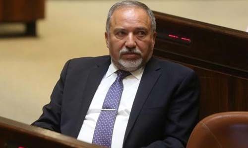 Hardliner Lieberman sworn in as Israel defence minister