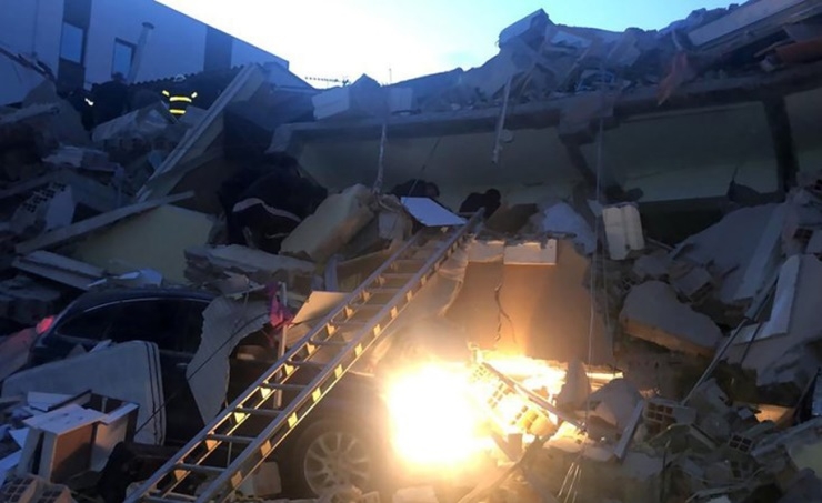 Strong quake hits Albania; at least 4 dead, 150 injured