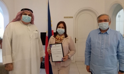 Filipino Ambassador meets two Bahrain human rights officials