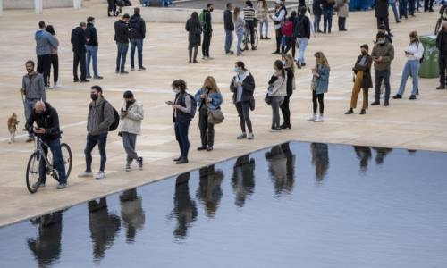 Israel to start reopening to foreigners even as omicron surges Israel to start reopening to foreigners even as omicron surges