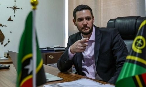 Wealthy Lebanese buy 'island passports' as crisis bites