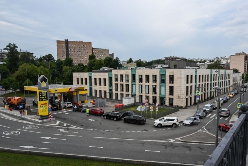 Russians Urged To Work Remotely Amid Fuel Crisis Russians Urged To Work Remotely Amid Fuel Crisis