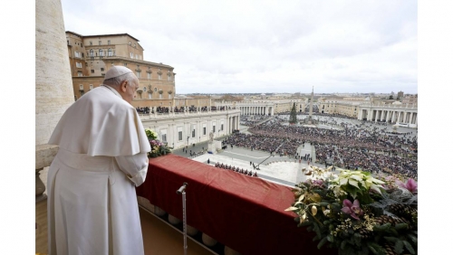 Pope kicks off Christmas celebrations in shadow of wars Pope kicks off Christmas celebrations in shadow of wars