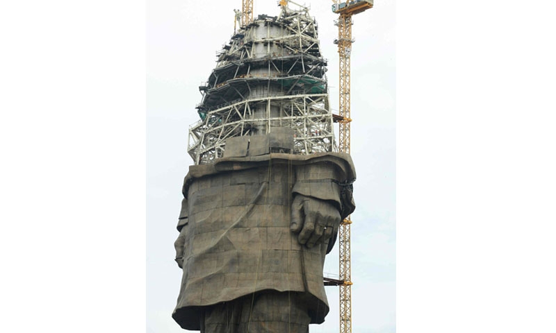 World’s tallest statue begins to takes shape World’s tallest statue begins to takes shape