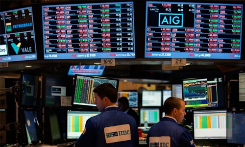 Brazil stocks plunge on political tensions