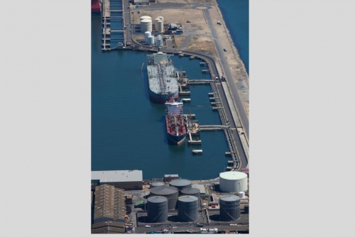 Two Tankers Hit Near Basra, Iraq Forced to Suspends Oil Port Operations