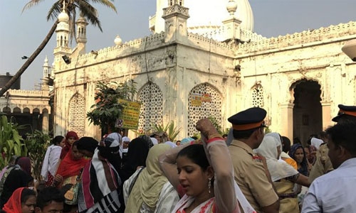 Women enter Indian shrine after legal battle