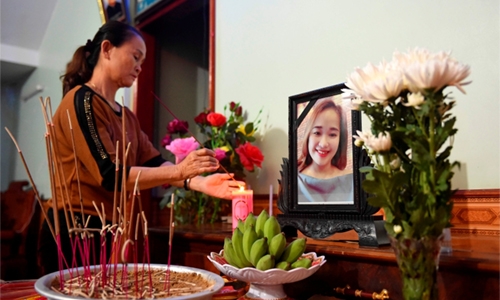 Vietnam police take DNA from relatives of suspected truck victims Vietnam police take DNA from relatives of suspected truck victims