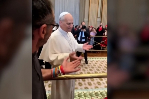 Vatican Moment Trends as Pope Leo Repeats Viral ‘6-7’ Gesture! Vatican Moment Trends as Pope Leo Repeats Viral ‘6-7’ Gesture!