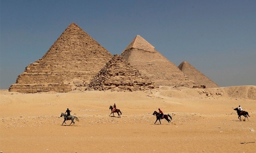 Egypt arrests two over nude tourists on pyramid