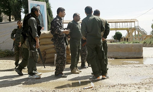 Suicide bomber 'kills five Kurdish police' in Syria