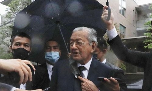 Malaysia’s veteran politician Mahathir defeated at polls