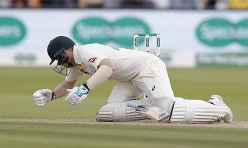 ‘Groggy’ Smith out of second Ashes Test final day with concussion