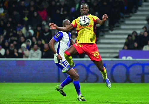 Lens move four points clear of PSG at top of Ligue 1