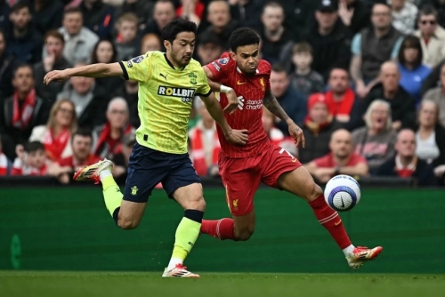 Liverpool fight back to go 16 points clear as title moves closer Liverpool fight back to go 16 points clear as title moves closer