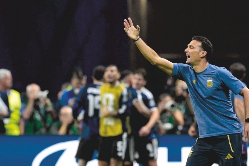 Team smelt ‘blood in water’: Scaloni Team smelt ‘blood in water’: Scaloni