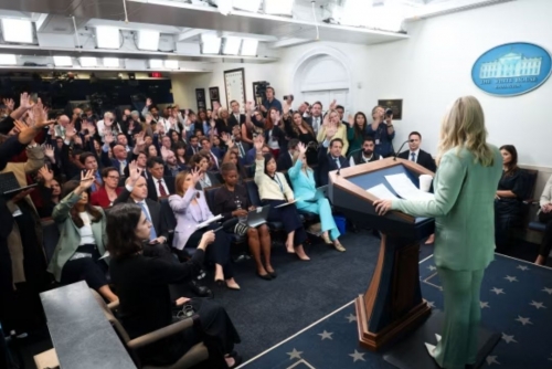 Over 100 Media Groups Urge US to Retain Longer Stays for Foreign Journalists