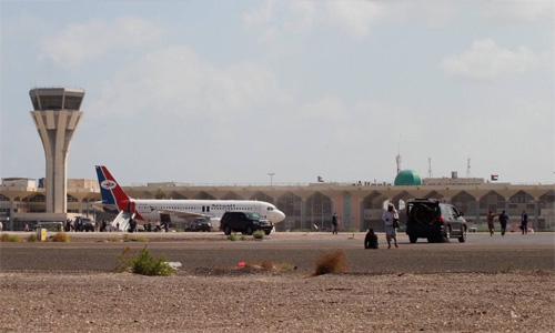 Blast at Aden airport kills 25, wounds 110