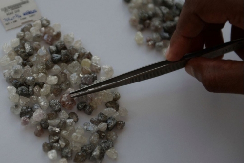 Lab-grown diamonds robbing southern Africa of riches 