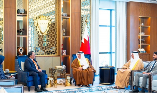 HRH the Deputy King receives with the Ambassador of Malaysia to the Kingdom of Bahrain HRH the Deputy King receives with the Ambassador of Malaysia to the Kingdom of Bahrain