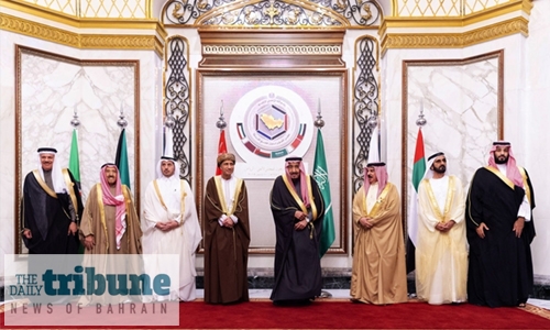 Gulf Arab summit calls for united stance against Iran 