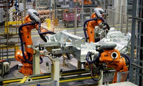 UK manufacturing hits seven-year low