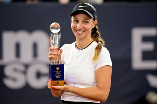 Korpatsch wins WTA title at home in Hamburg Korpatsch wins WTA title at home in Hamburg