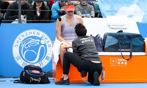 Sharapova suffers injury blow ahead of Australian Open
