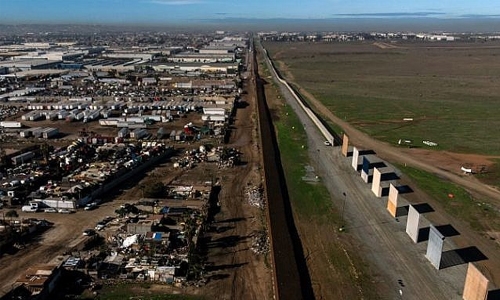 US Lawmakers challenge Pentagon’s $1bn for wall US Lawmakers challenge Pentagon’s $1bn for wall