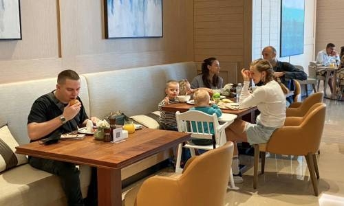 Tourists in UAE shrug off Houthi missile attacks