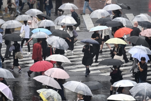 Typhoon Dujuan Disrupts Japan, 275 Flights Cancelled Typhoon Dujuan Disrupts Japan, 275 Flights Cancelled