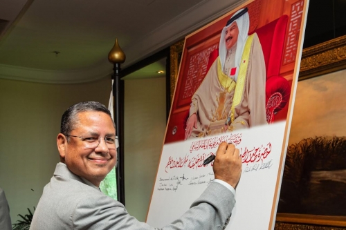 The Ladies and Gentlemen of The Ritz-Carlton, Bahrain Sign the Pledge of Loyalty and Allegiance