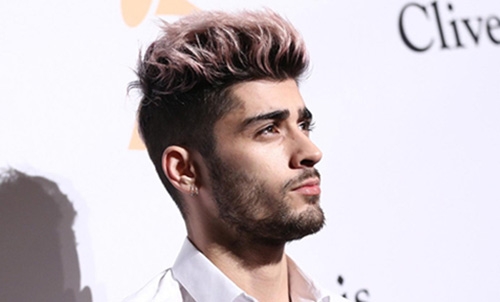 Zayn Malik tops charts in post-One Direction debut
