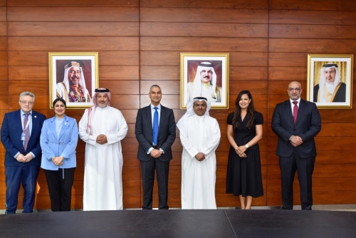 Central Bank of Bahrain Governor meets with Bahrain Bourse Central Bank of Bahrain Governor meets with Bahrain Bourse