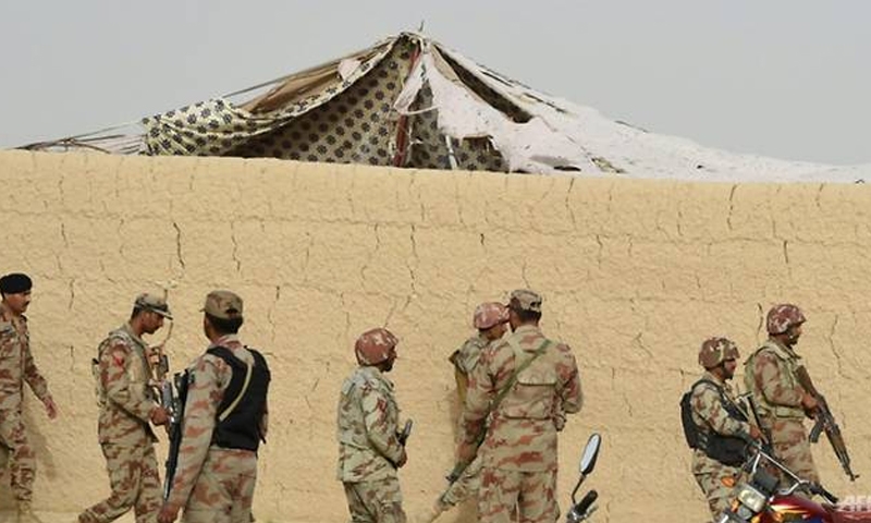 Pakistan troops kill IS-linked blast mastermind