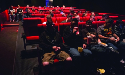 Star Wars keeps sailors out past curfew