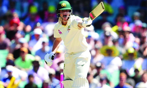 Smith, Khawaja put Aussies in control Smith, Khawaja put Aussies in control