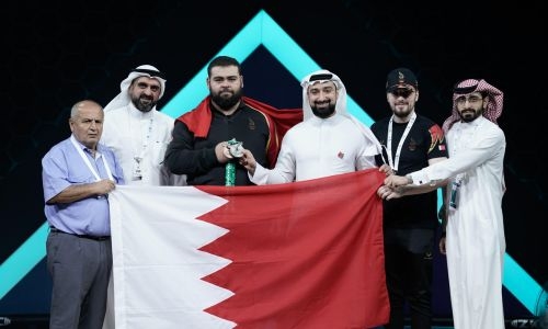 Bahraini superstar Minasyan clinches medal double at weightlifting worlds