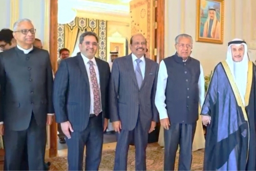 Kerala Chief Minister receives Grand Welcome from Malayali Diaspora Kerala Chief Minister receives Grand Welcome from Malayali Diaspora