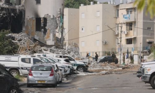 Israel battles Hamas as PM warns of 'long and difficult war' Israel battles Hamas as PM warns of 'long and difficult war'