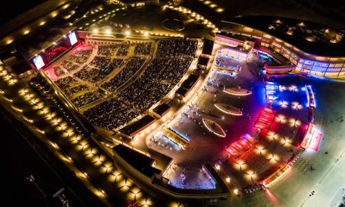 Thousands throng Al Dana  Amphitheatre for opening concert