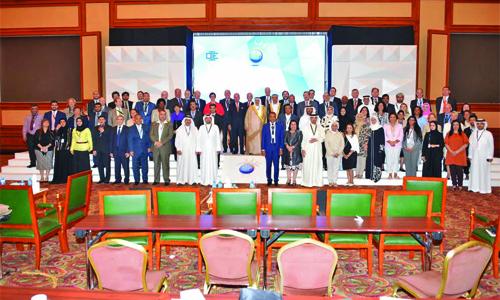 Health Council head meets insurance  companies