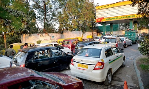 Why did Kejriwal exempt women and bikers? asks Delhi HC Why did Kejriwal exempt women and bikers? asks Delhi HC