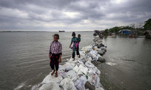 Cyclone Fani death toll rises to 42 in India, Bangladesh Cyclone Fani death toll rises to 42 in India, Bangladesh