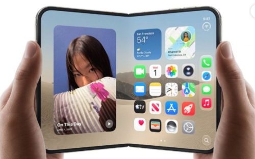 Apple finally folds: Is the iPhone Duo too late? Apple finally folds: Is the iPhone Duo too late?