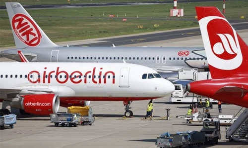 Air Berlin scraps more flights as pilots call in sick